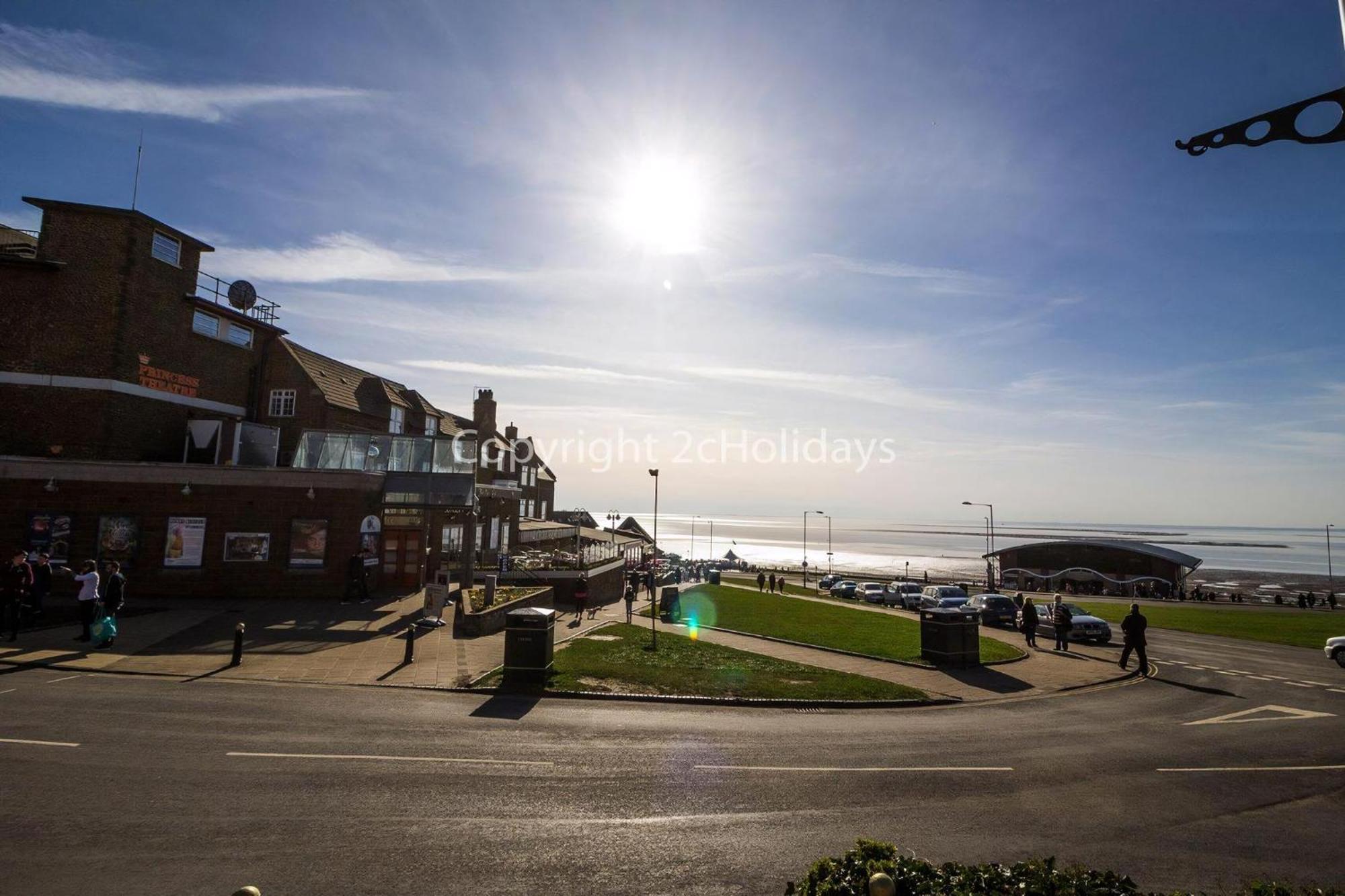 8 Berth Caravan For Hire At Manor Park Near To A Great Beach Ref 23041C Hunstanton Exterior photo