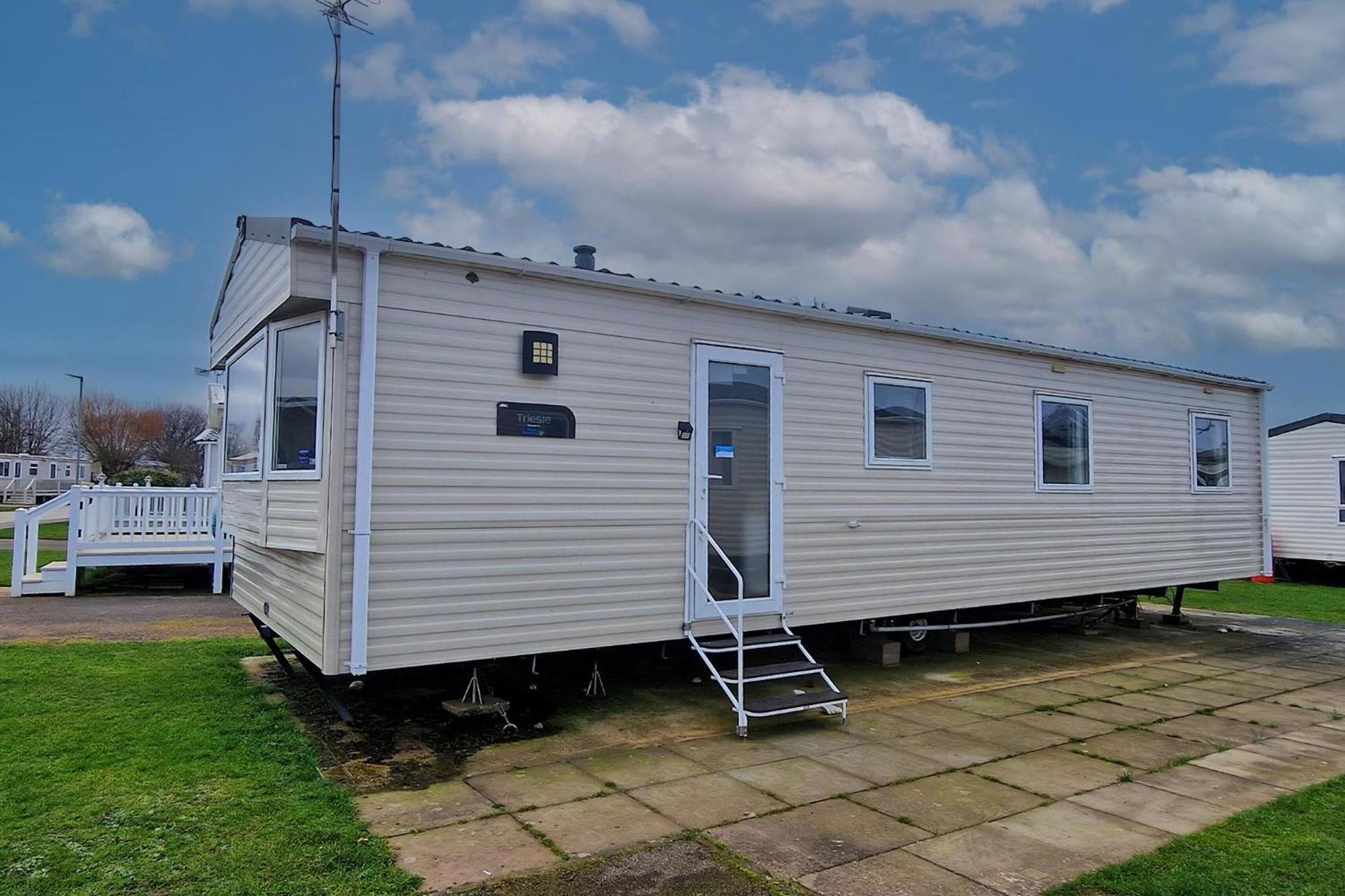 8 Berth Caravan For Hire At Manor Park Near To A Great Beach Ref 23041C Hunstanton Exterior photo