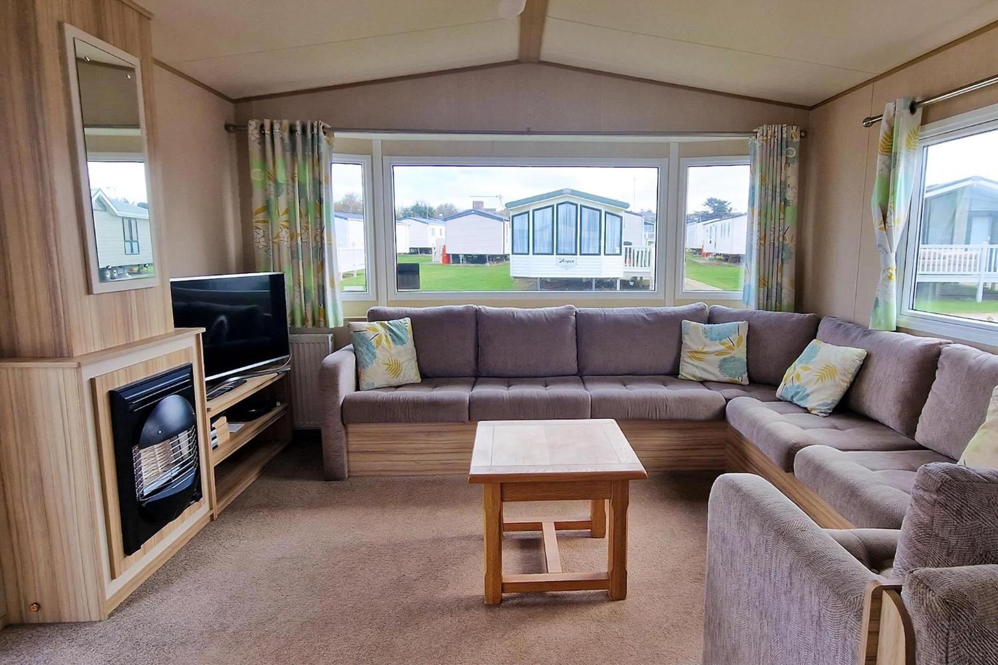 8 Berth Caravan For Hire At Manor Park Near To A Great Beach Ref 23041C Hunstanton Exterior photo